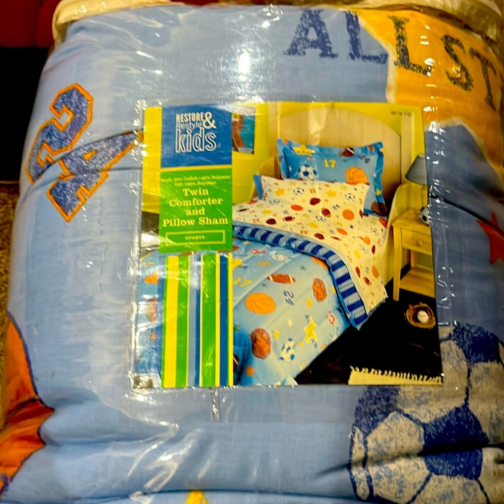 Twin Comforter and Pillow Sham